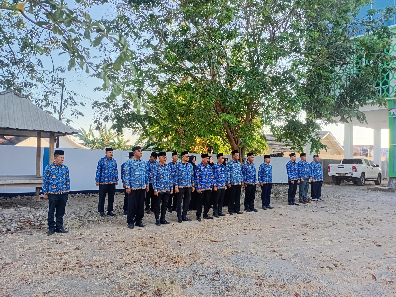 Pelaksanaan Kegiatan Upacara HUT RI Ke 81 pada Dinas Perpustakaan dan Kearsipan Kab. Sumbawa