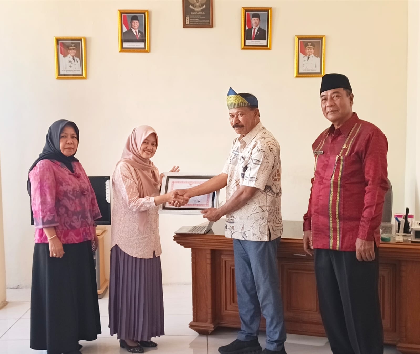 Penyerahan Piagam Penghargaan Kepada Arsiparis Terbaik Tahun 2026