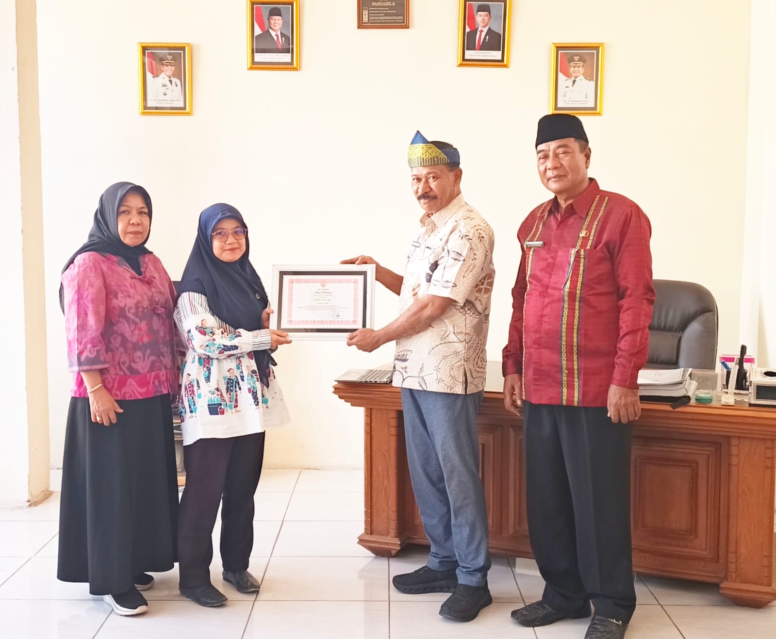 Penyerahan Piagam Penghargaan Kepada Arsiparis Terbaik Tahun 2026